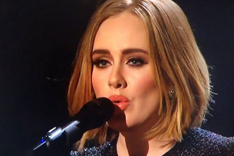 Adele Debuts A Brand New Choppy Bob For A Performance On The X Factor Final, 2015
