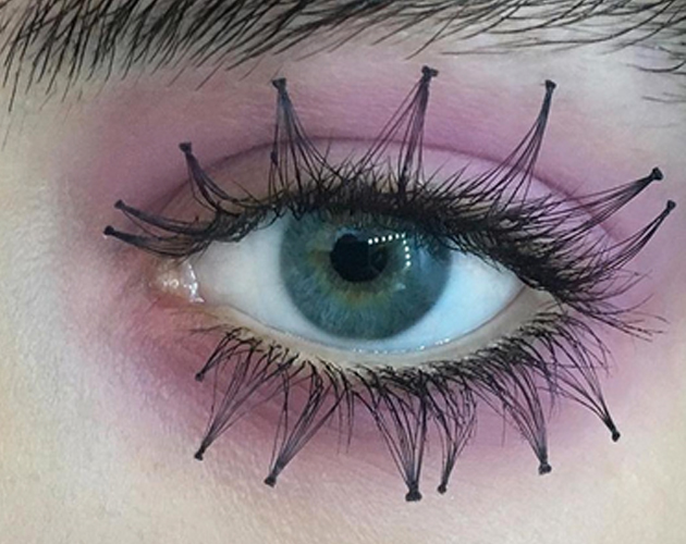 Wearing False Eyelashes Backwards Is Totally A Thing Now