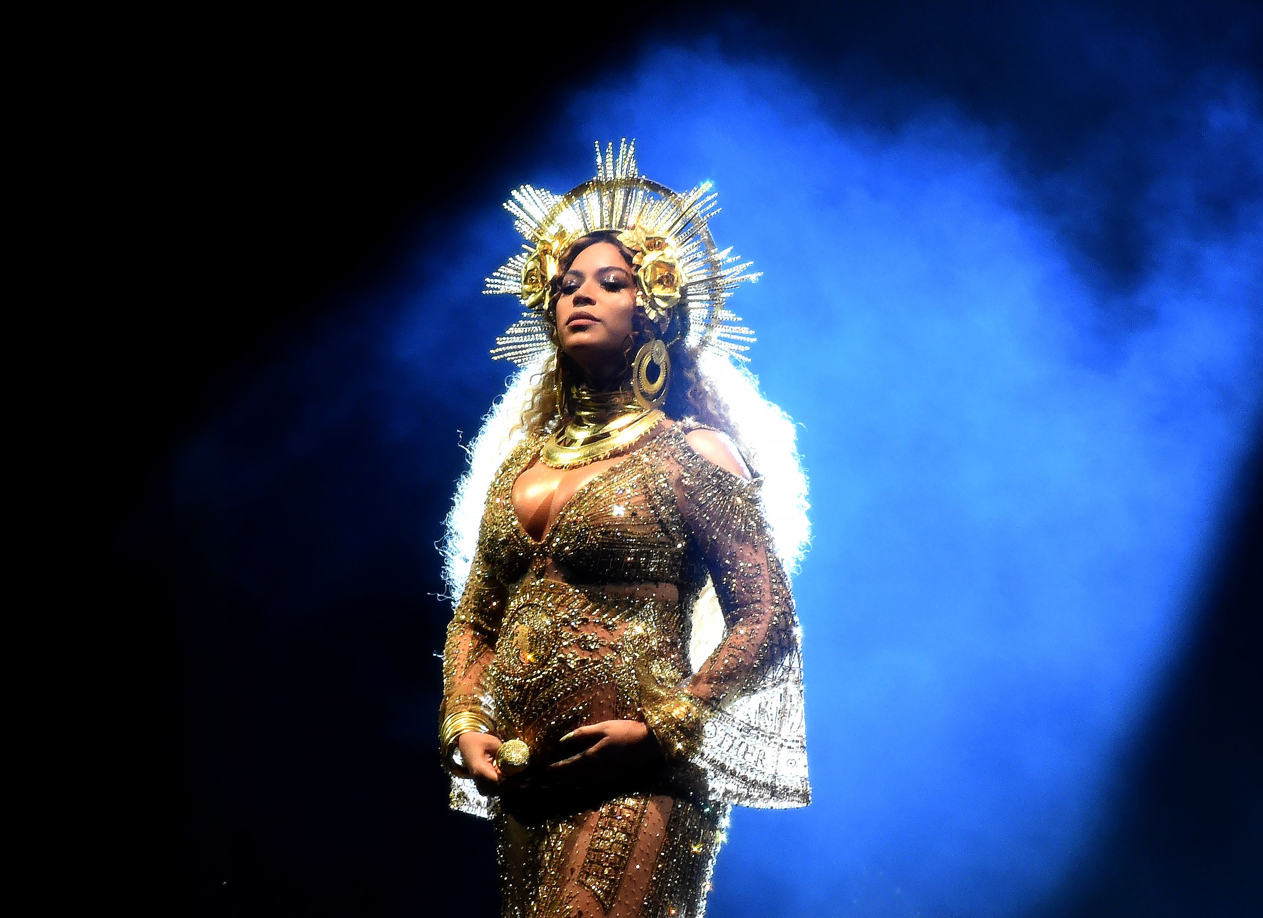 Why Everyone Is Talking About Pregnant Beyoncé’s Performance At The Grammys