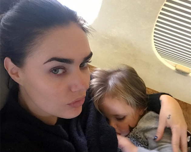 Tamara Ecclestone Defends Herself After Her Breastfeeding Photo Is Called ‘Creepy’