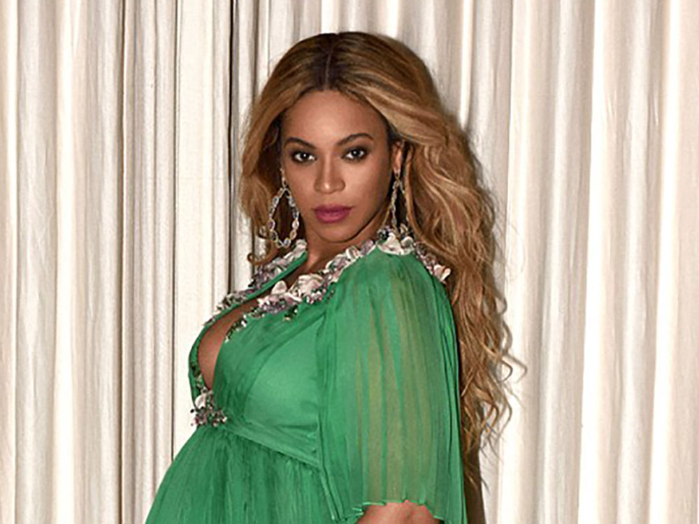 Beyonce Shows Off Her Blossoming Baby Bump With Blue Ivy And Jay Z