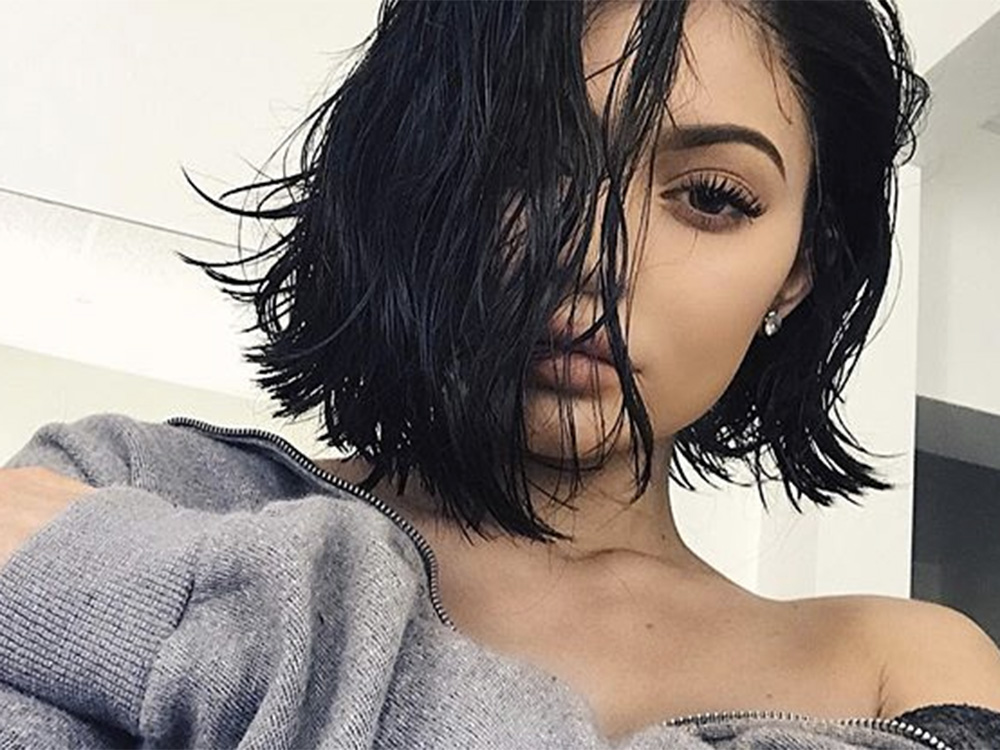 Kylie Jenner And Kim Kardashian Look Like Twins In New Kylie Cosmetics Teaser