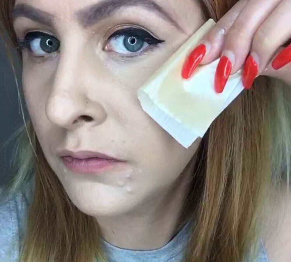 There’s Now A Way To Apply Your Highlighter With Sheets Of Paper