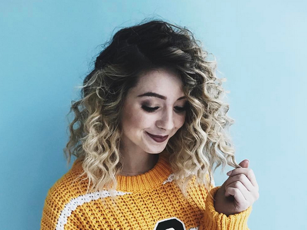 Fans Are A Little Confused Over Vlogger Zoella’s Baby Post