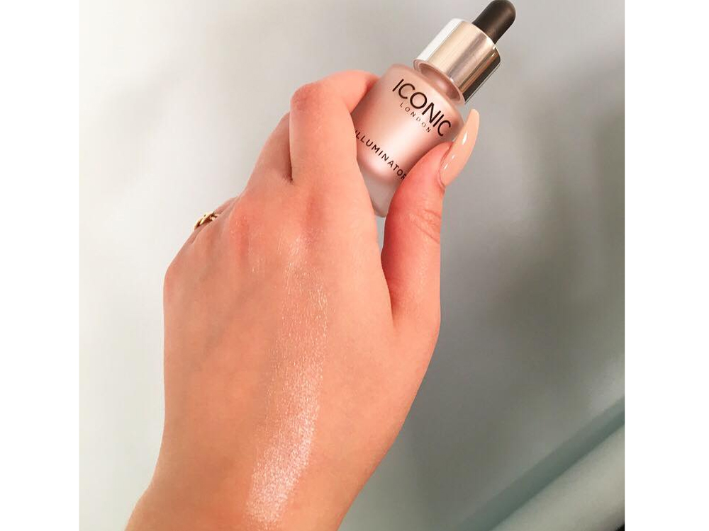 Glow Gang: Iconic London Liquid Highlighters Reviewed