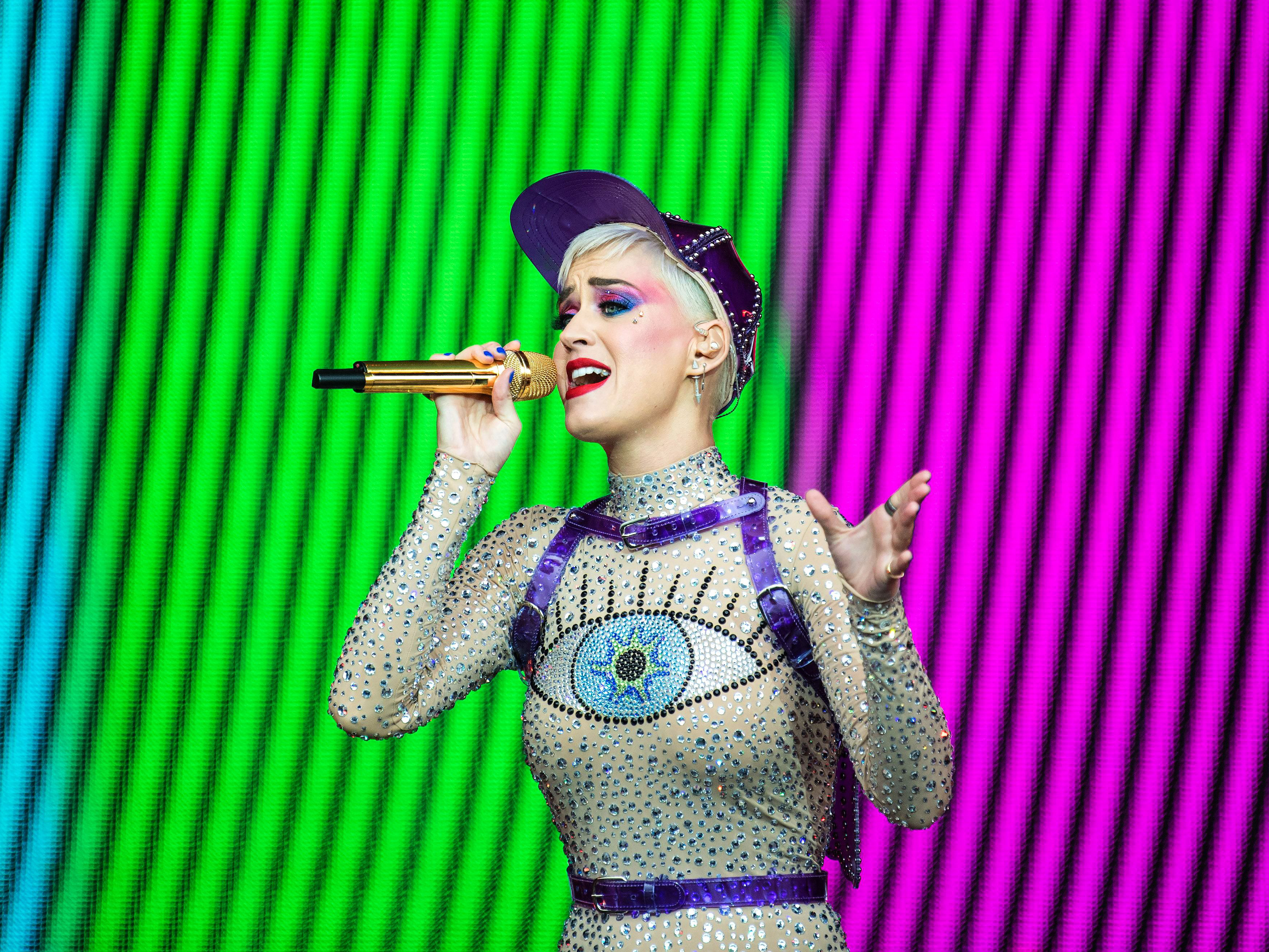The Best Glastonbury Festival Fashion Moments