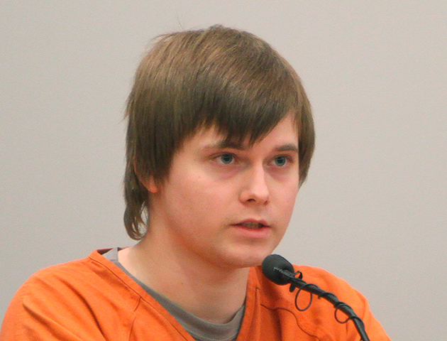 Glover testifying against Steven Spader and Gribble in court