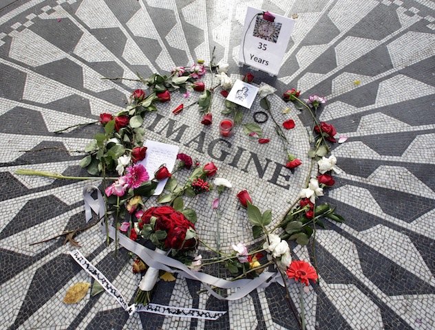 Memorial to John Lennon with flowers