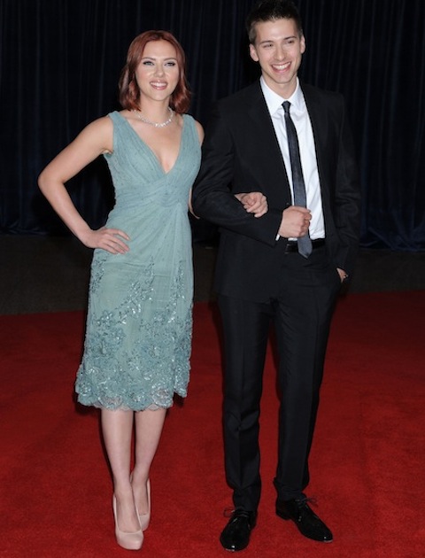 celebrity twins: scarlett johansson