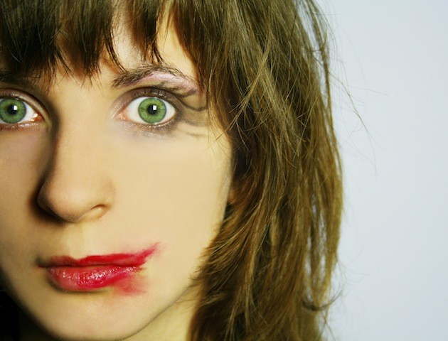 Dentist: smeared lipstick
