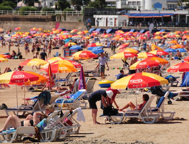 Sun: packed beach