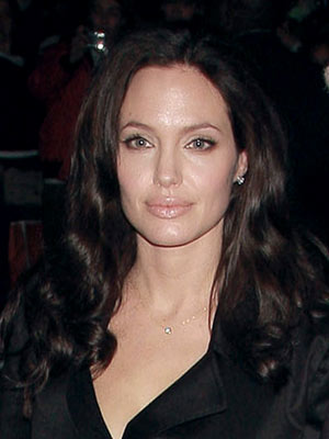 Angelina Jolie too sad to eat - CelebsNow