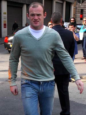 Wayne Rooney Keeps Fit And Learns To Dance With Zumba Workouts Celebsnow