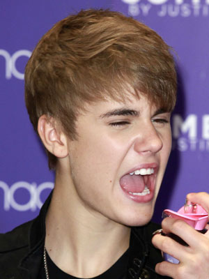 Justin Bieber S Tongue Hints At Toilet Trouble Celebsnow celebsnow