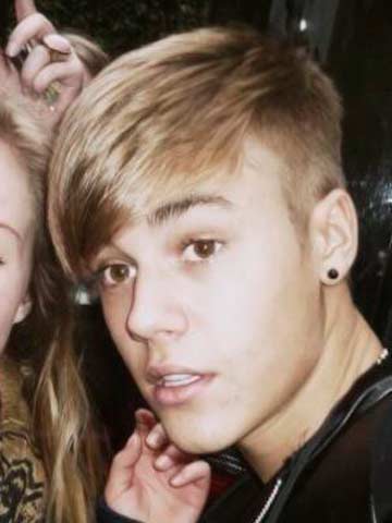 Shock Justin Bieber Attacked By Man On Stage In Dubai Celebsnow