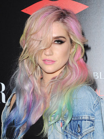 Kesha reveals crazy new rainbow hair at LA fashion party 