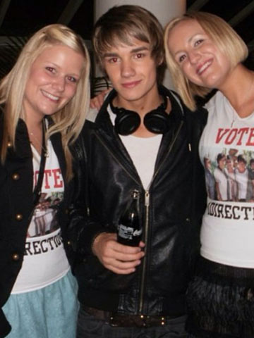 Cute Liam Payne S Sister Ruth I Will Be Looking After My Little One Direction Brother Forever Celebsnow Find and save images, memes and gifs of singer and songwriter liam payne.