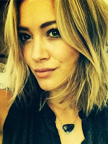 So pretty! Hilary Duff reveals hot new blonde bob hair in 