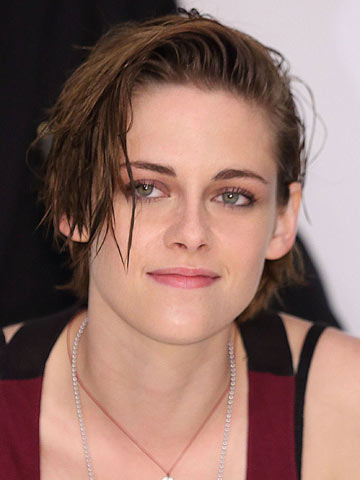 Kristen Stewart Sports Messy Brown Hair At Equals Film Event With