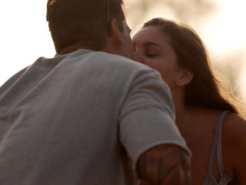 Terry and Emma-Jane kissing on Love Island