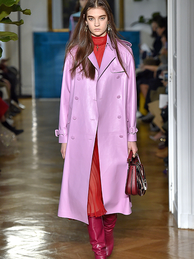 Trend Alert How To Wear Red And Pink The Hottest New Colour Combo Check Out Style Icon Sarah Jessica Parker Rocking Bright Red And Pink Together She Was Ahead Of The Too As This Photo From A Few Years Back