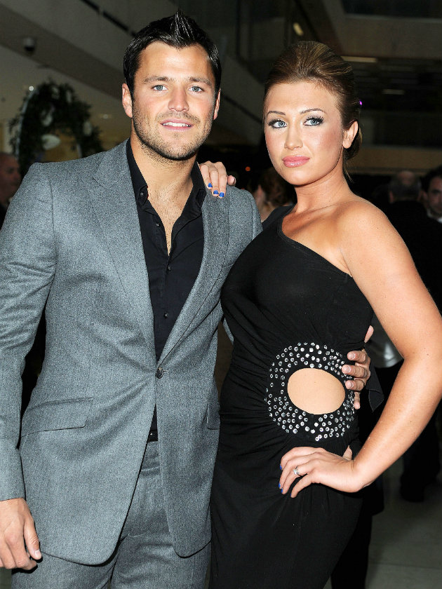 Lucy dating Towie