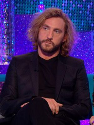 Awkward! Strictly's Seann Walsh 'snubbed' by co-stars after controversial dance-off