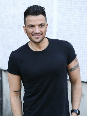 Fans show their concern for Peter Andre after encountering 'nasty' Blue Bottle jellyfish photo: 'They sting like hell'
