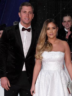 Jacqueline Jossa praised by fans as she shares natural selfie revealing family life with Dan Osborne 'isn't perfect'