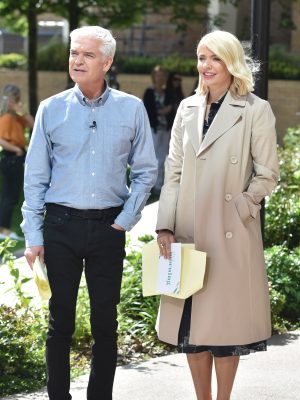 Phillip Schofield and Holly Willoughby are set to take a break from This Morning 2 Phillip Schofield and Holly Willoughby are set to take a break from This Morning 2