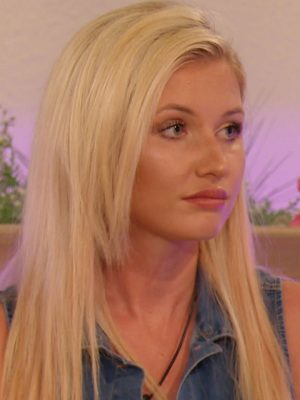 Love Island’s Amy Hart claims Maura is faking her interest in Curtis as she slates her after shock villa exit 2 Love Island’s Amy Hart claims Maura is faking her interest in Curtis as she slates her after shock villa exit 2