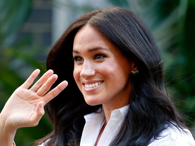 new meghan markle pictures released smart works collection shoot