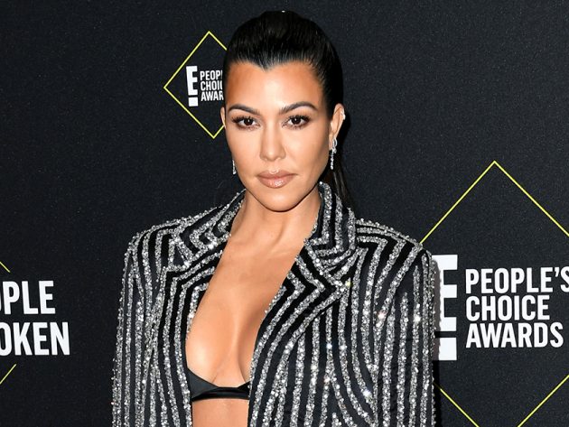 kourtney kardashian hilarious response critic plastic bottle