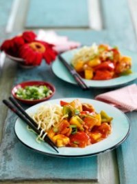 You ’ve probably tasted it many a time from the takeaway – now see if you can make it far better at home! Satisfy cravings for one of the best-loved Chinese classics with your own delicious version of this comforting treat. Pile your plate high and enjoy.