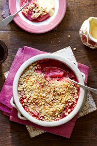 A real British favourite, this rhubarb crumble is just perfect for Sunday lunch dessert, although we won ’t say no on any of the others days either!