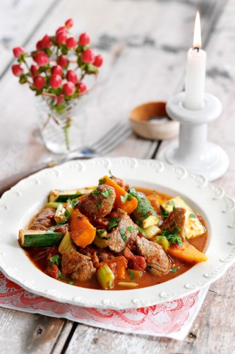 Lamb stew with a twist – lamb and chunky vegetable slowly cooked in a stock flavoured with cinnamon, bay leaves, cloves and mixed herbs – it doesn ’t get tastier than this!