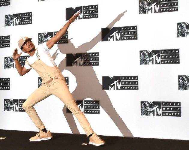 Chance The Rapper was spotted flipping out after Beyonce touched his arm at the VMAS...