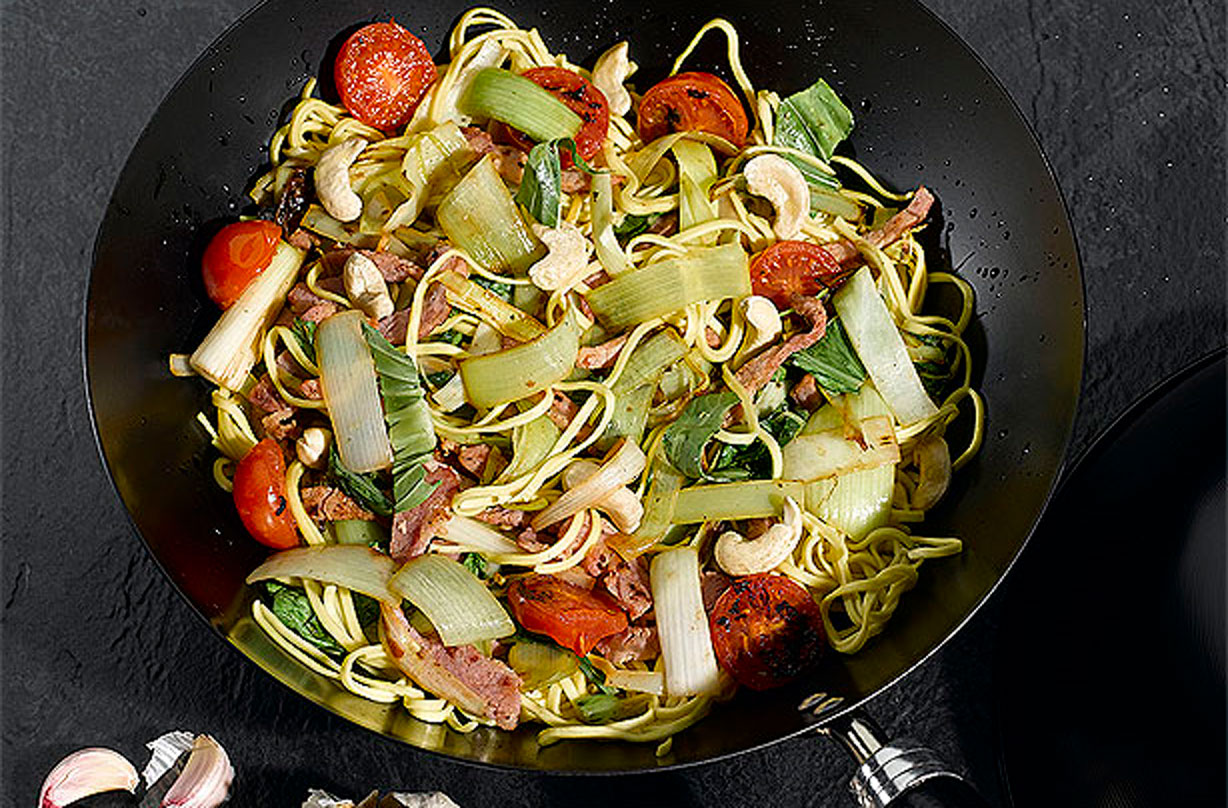 Leek And Bacon Stir Fry With Cashew Main Course Recipes GoodtoKnow