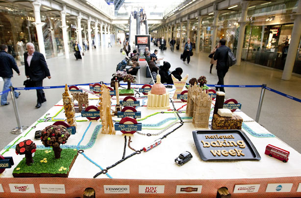 Tube map cake