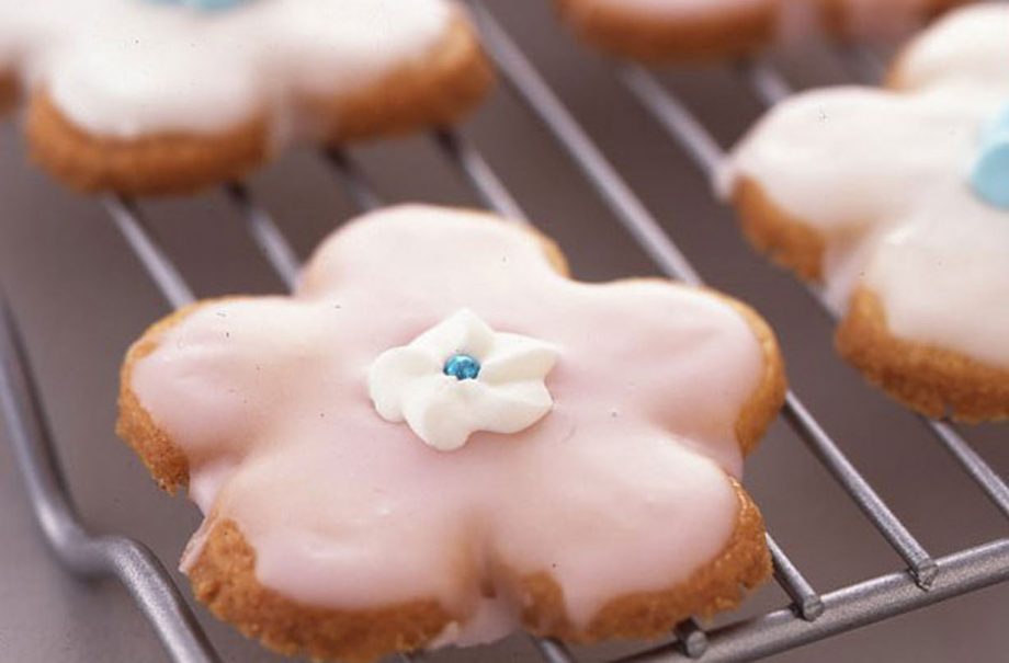 Kids' flower cookies