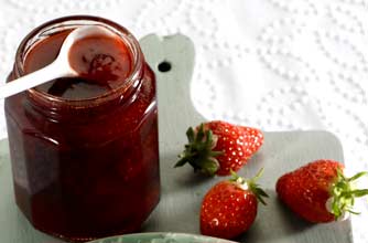 Quick soft-set strawberry jam