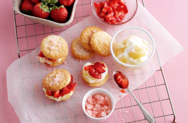 Summer Berry Buttons