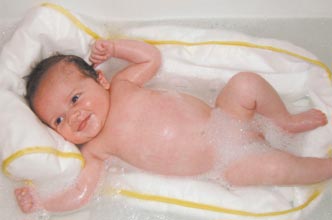 Floating baby bath