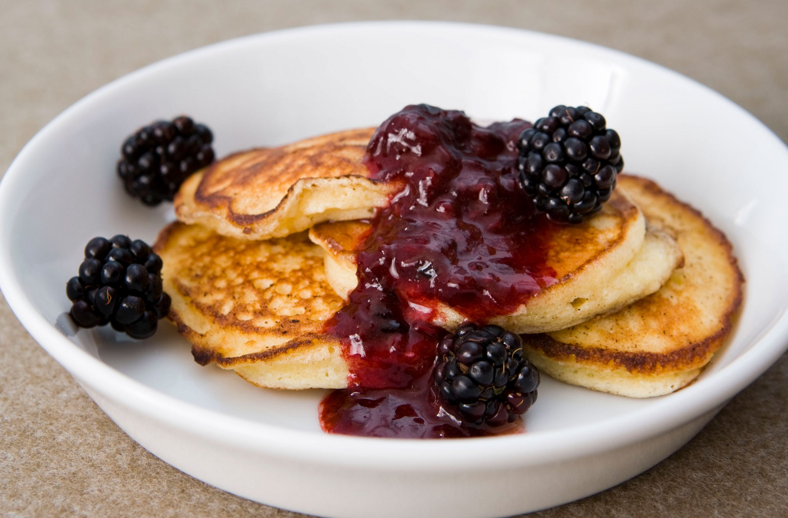 American pancakes with berry compote