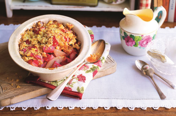 Slimming World's pear and rhubarb crumble