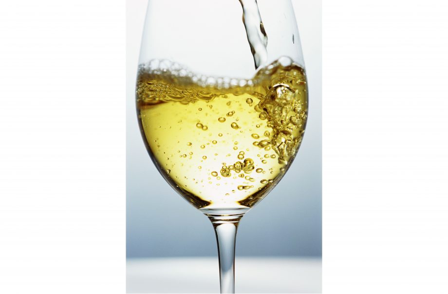 White wine spritzer