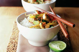Chicken and cashew stir-fry recipe