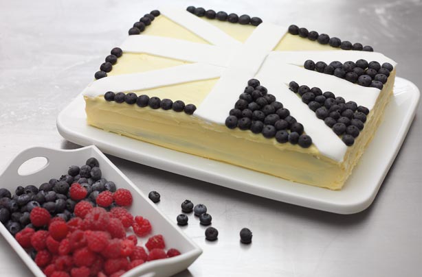 Union Jack Jubilee Cake step 3