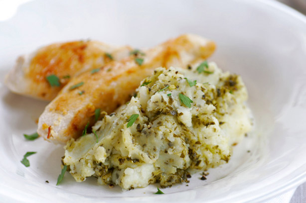 Pesto mash with garlic chicken