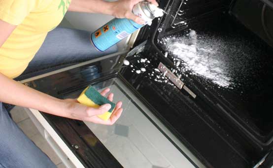 Save money on household bills: Clean your oven door